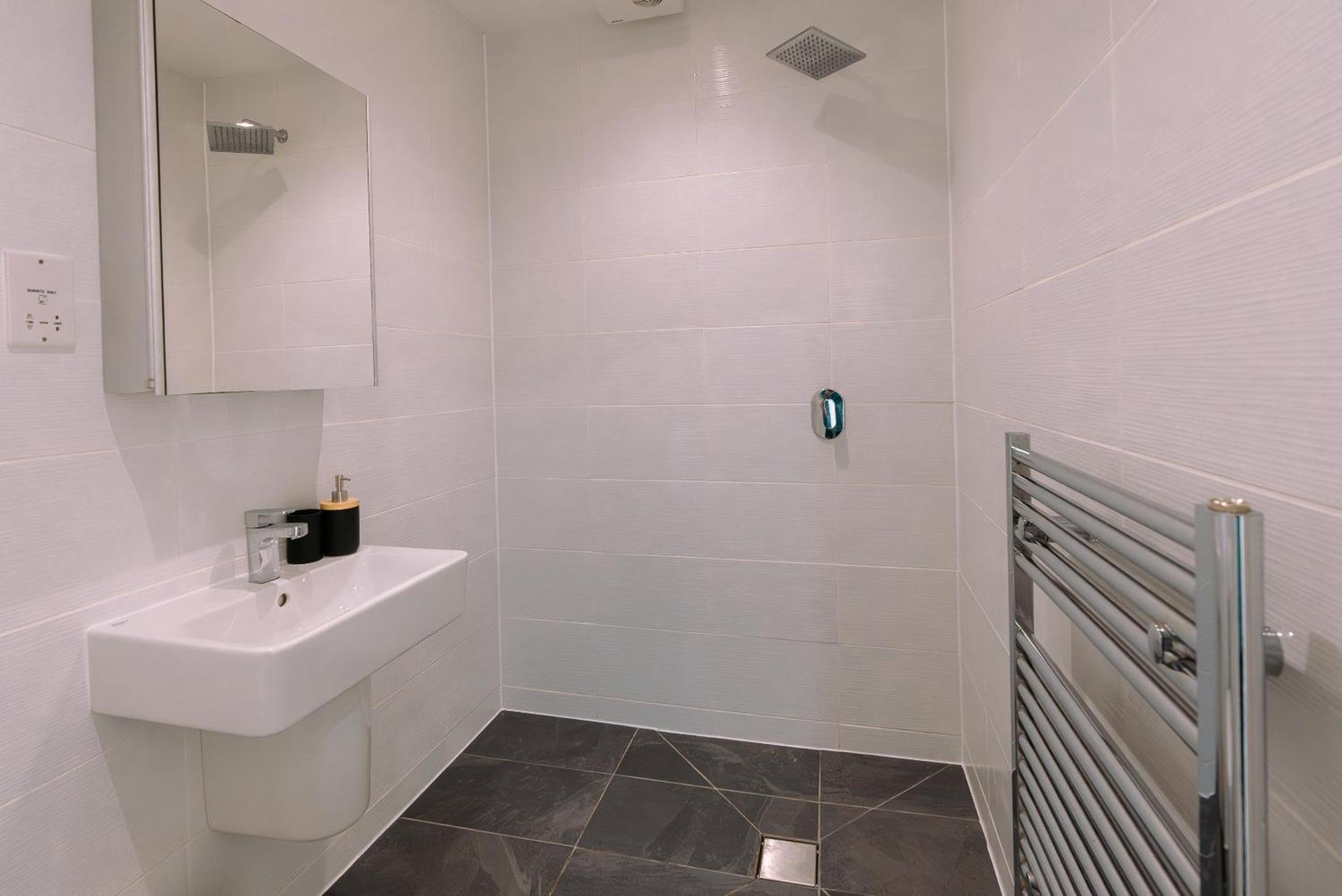 Modern City Centre Apartment Exeter Dış mekan fotoğraf